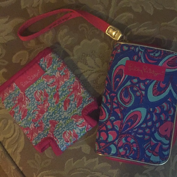 Lilly Pulitzer Handbags - Lilly Pulitzer wristlet & koozie